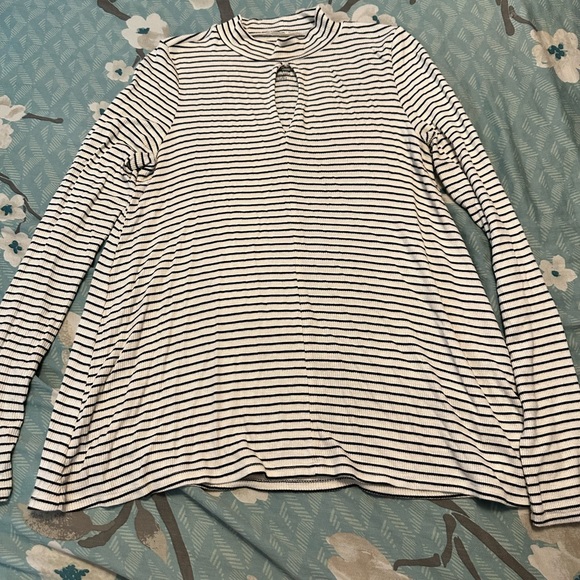 6 FOR $15 Striped Long Sleeve American eagle xs shirt open front - Picture 1 of 3